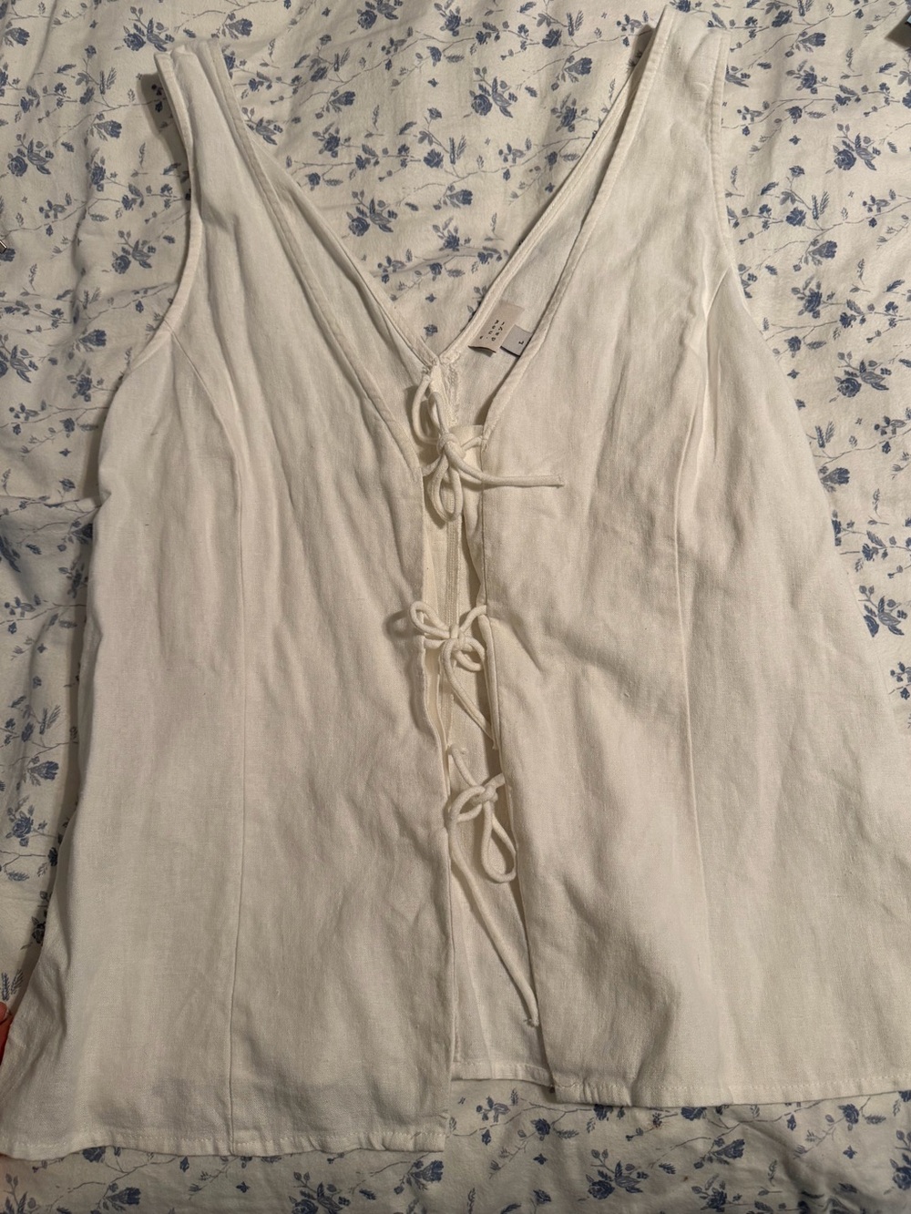 a new day White V-Neck Tie-Front Camisole